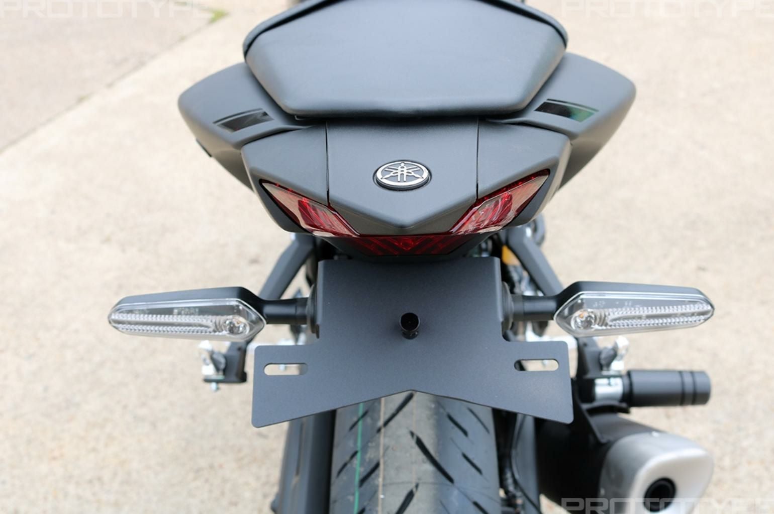 MT-25/03/YZF-R25/R3 フェンダーレスキット T-REX レーシング | バイク