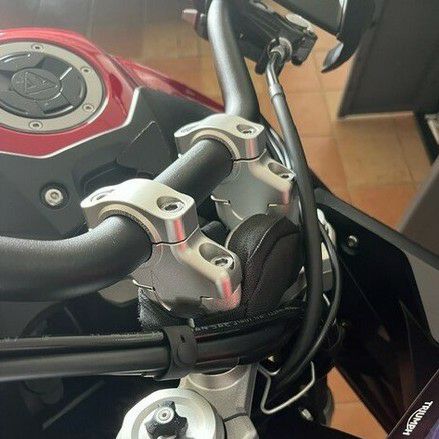 トライアンフ  タイガー900 2024～ ハンドル ライザー シルバー 30mmUP 21mmOffset VOIGT MOTO TECHNIK_1