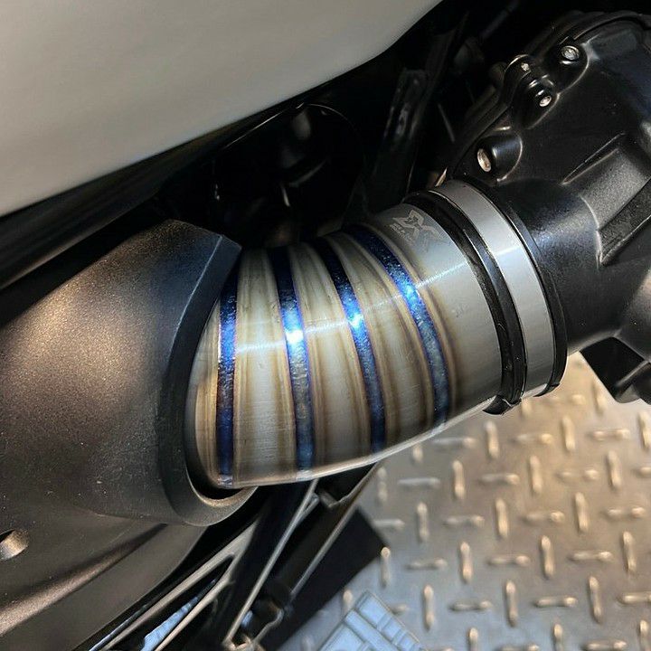  RnineTシリーズ　チタン　ホースカバー　インテークカバー（限定価格） BMW RnineT シリーズ インテークカバー チタン DKdesign | バイク