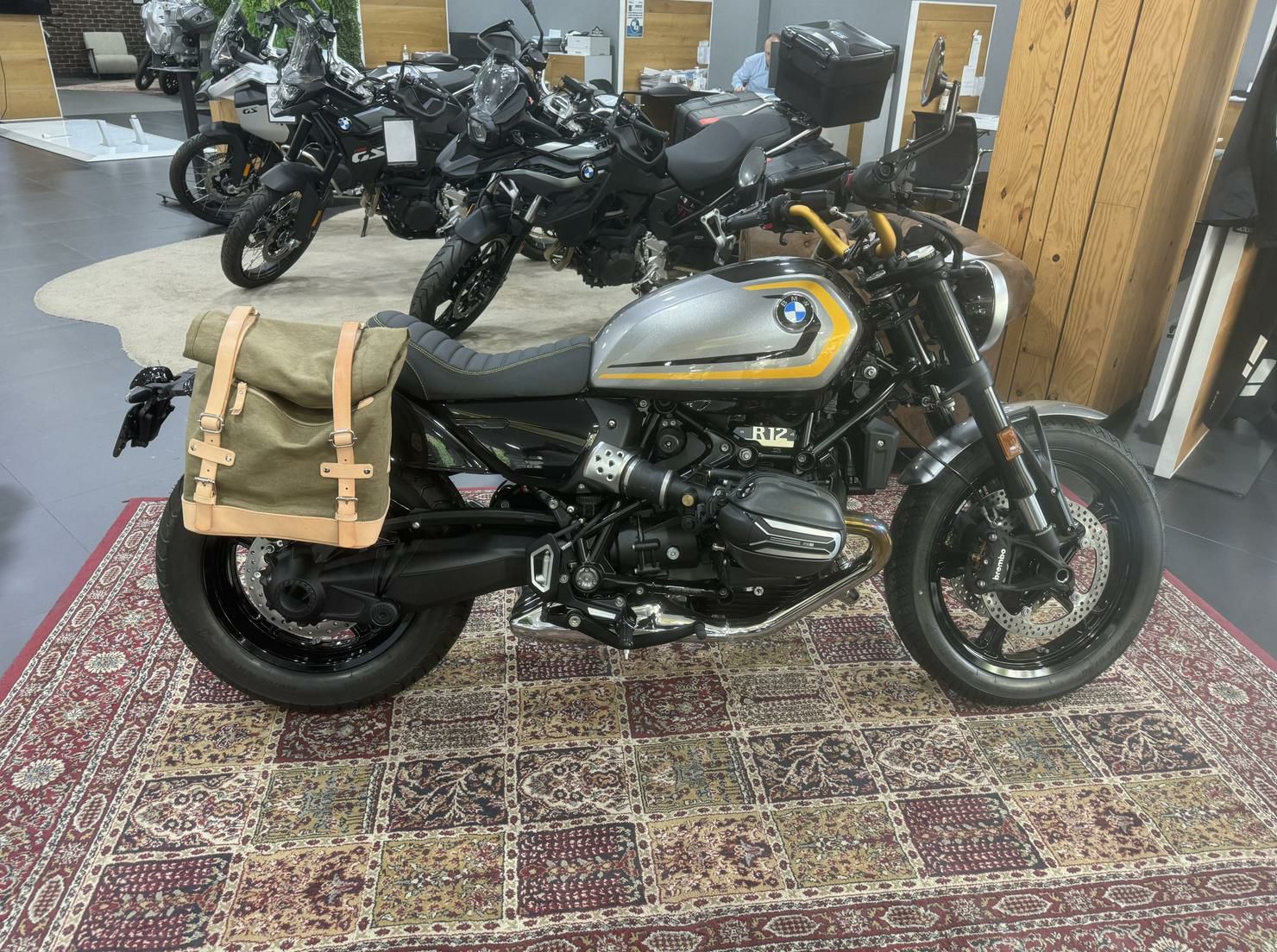 R12 サドルバッグ サイドバッグ サポート 右側 サテンブラック La