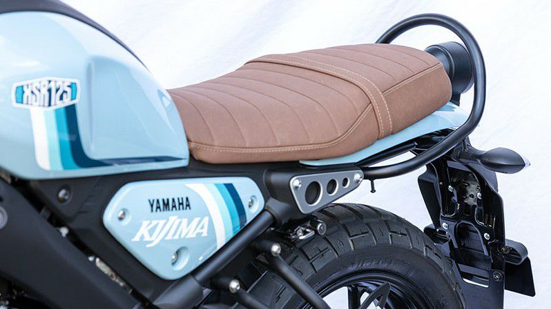 XSR125/XSR155 タンデムグリップ ブラック キジマ | バイクカスタム
