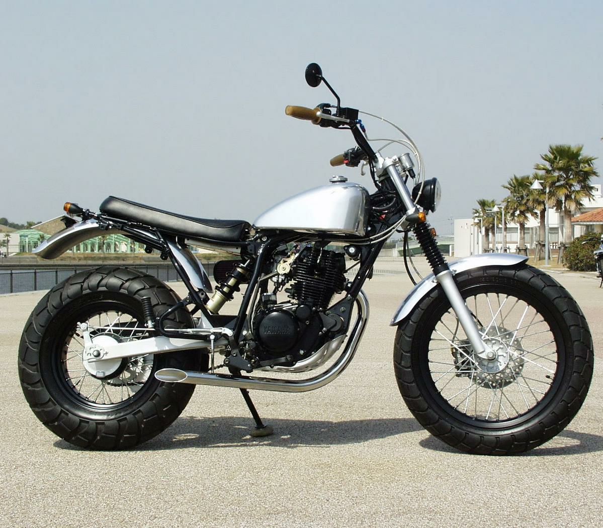 ☆ペレット☆　tw200 バイクタンク グレー Yamaha ヤマハ TW200/225 00～ T-4 アルミタンク BIGCEDAR | バイクカスタム