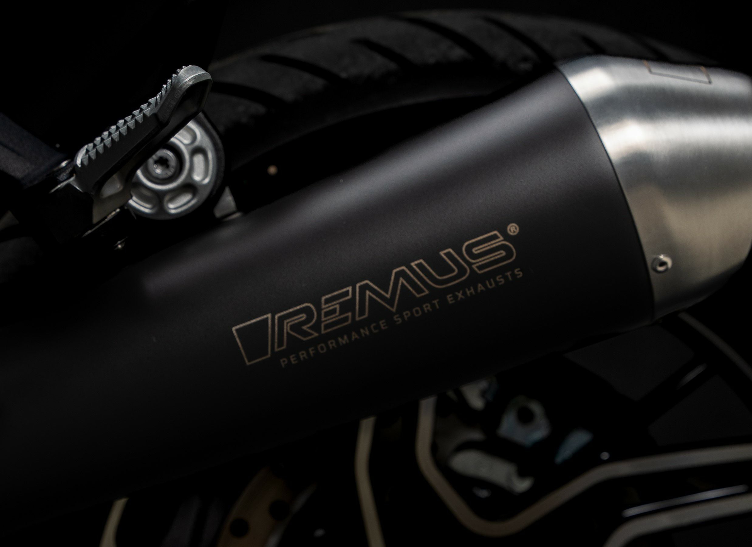 BMW R12/R12nineT スリップオン マフラー Eマーク付き ブラック REMUS
