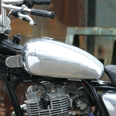ヤマハ SR400 ロングピーナッツアルミタンク バフ仕上げ BIGCEDAR