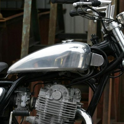 ヤマハ SR400 アルミチョップタンク バフ仕上げ BIGCEDAR | バイク 