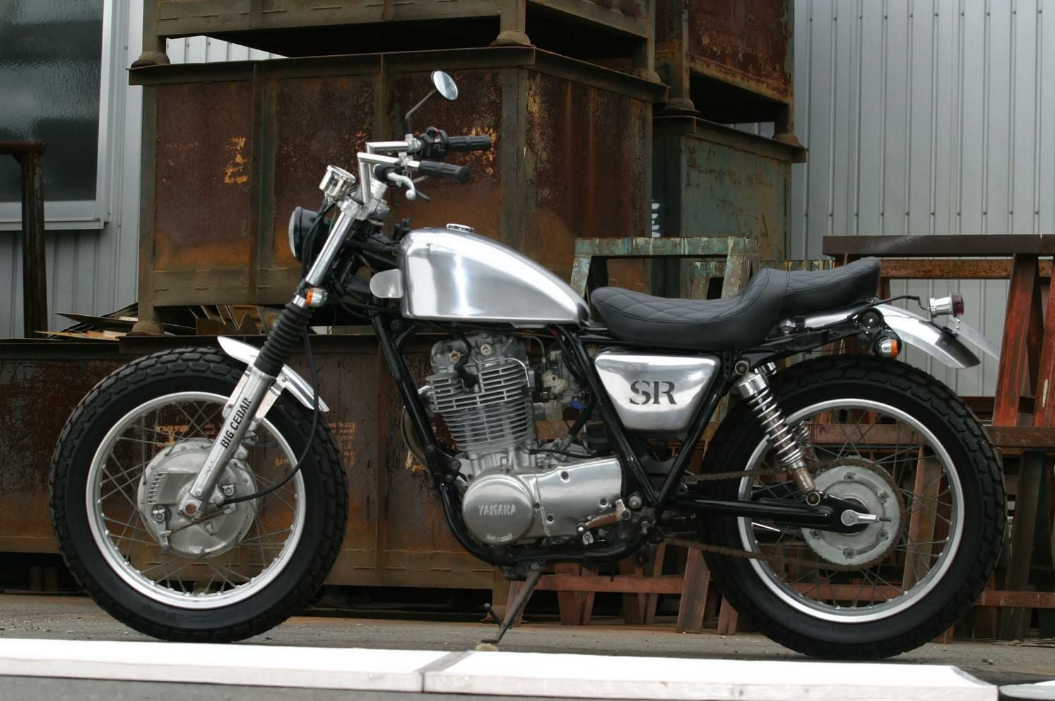 SR400 エアバルブ無し　200ミリ　バフ仕上げ YAMAHA SR400 フロントフォーク バフ研磨サイザル仕上げ クリア塗装