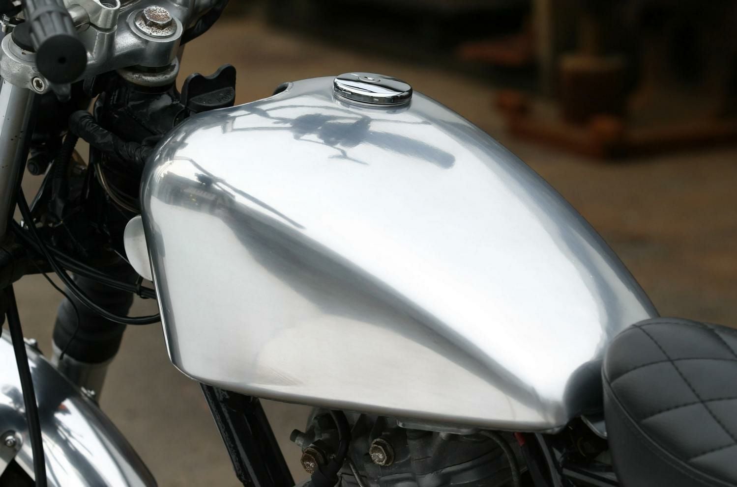 【比較的美品・最終値下げ】SR400 タンクなど一式set❗ 限定300個】1万8000円でSR400の燃料タンク（1/6スケール）をゲットせよ