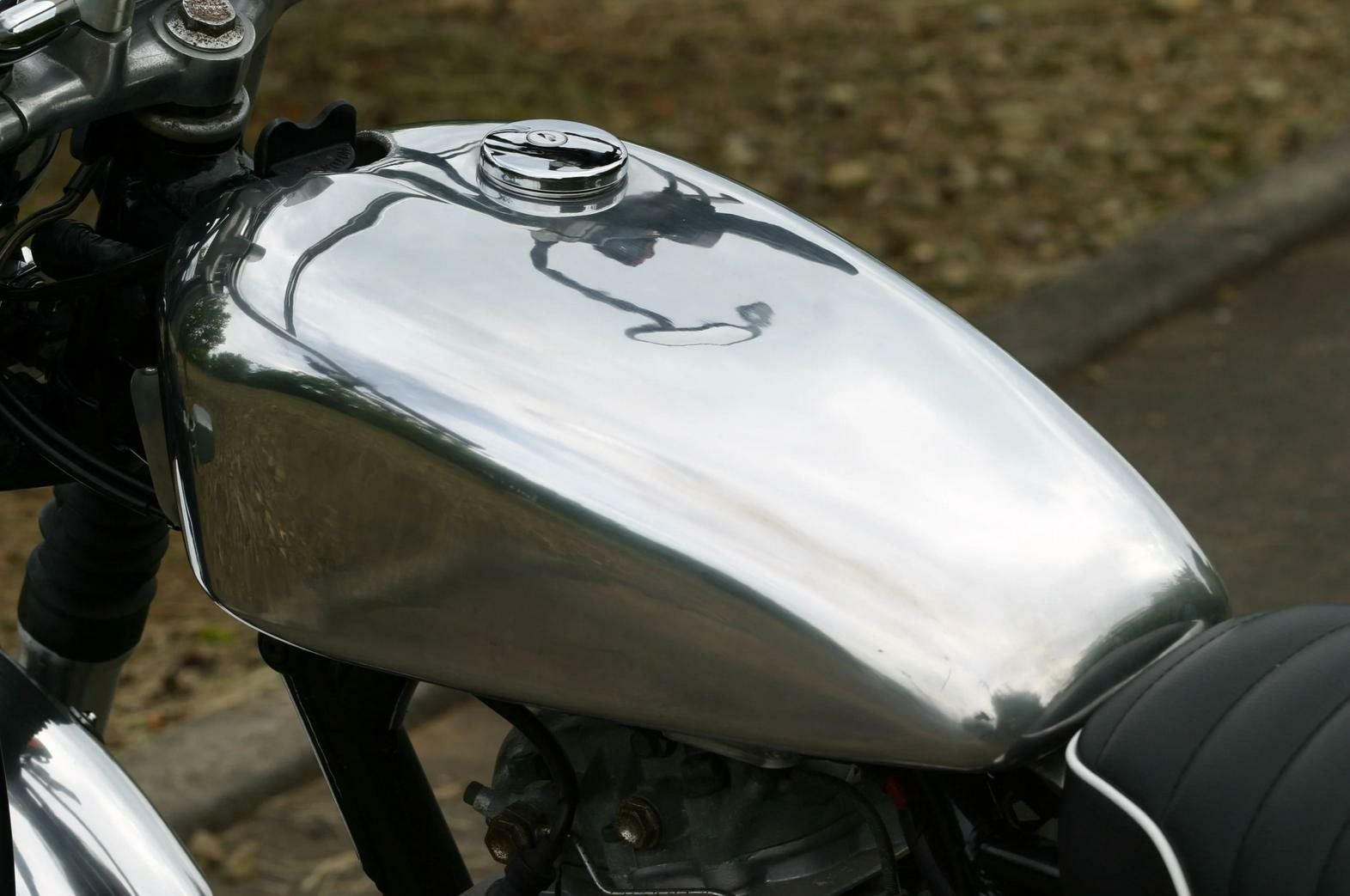 ヤマハ SR400 トラックマスターアルミタンク バフ仕上げ BIGCEDAR