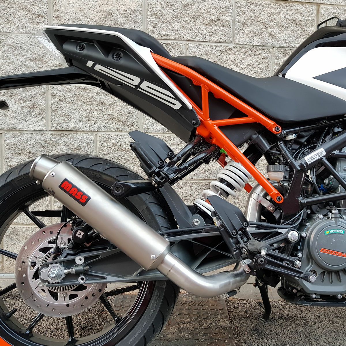 KTM デューク(DUKE)125 GP1 カーボン レーシングエキゾーストマフラー