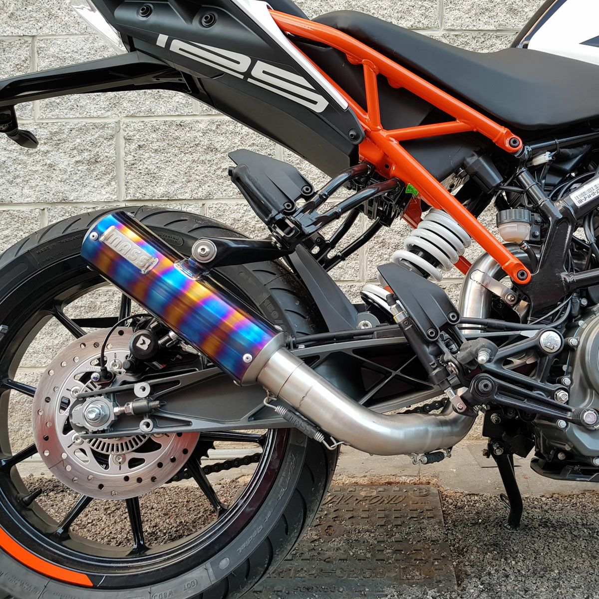 KTM デューク(DUKE)125 GP1 カーボン スリップオンマフラー MASS