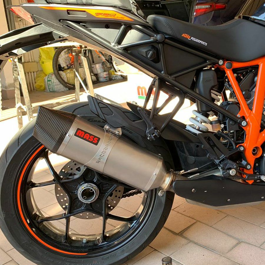 KTM 1290スーパーデューク オーバルチタン スリップオンマフラー MASS