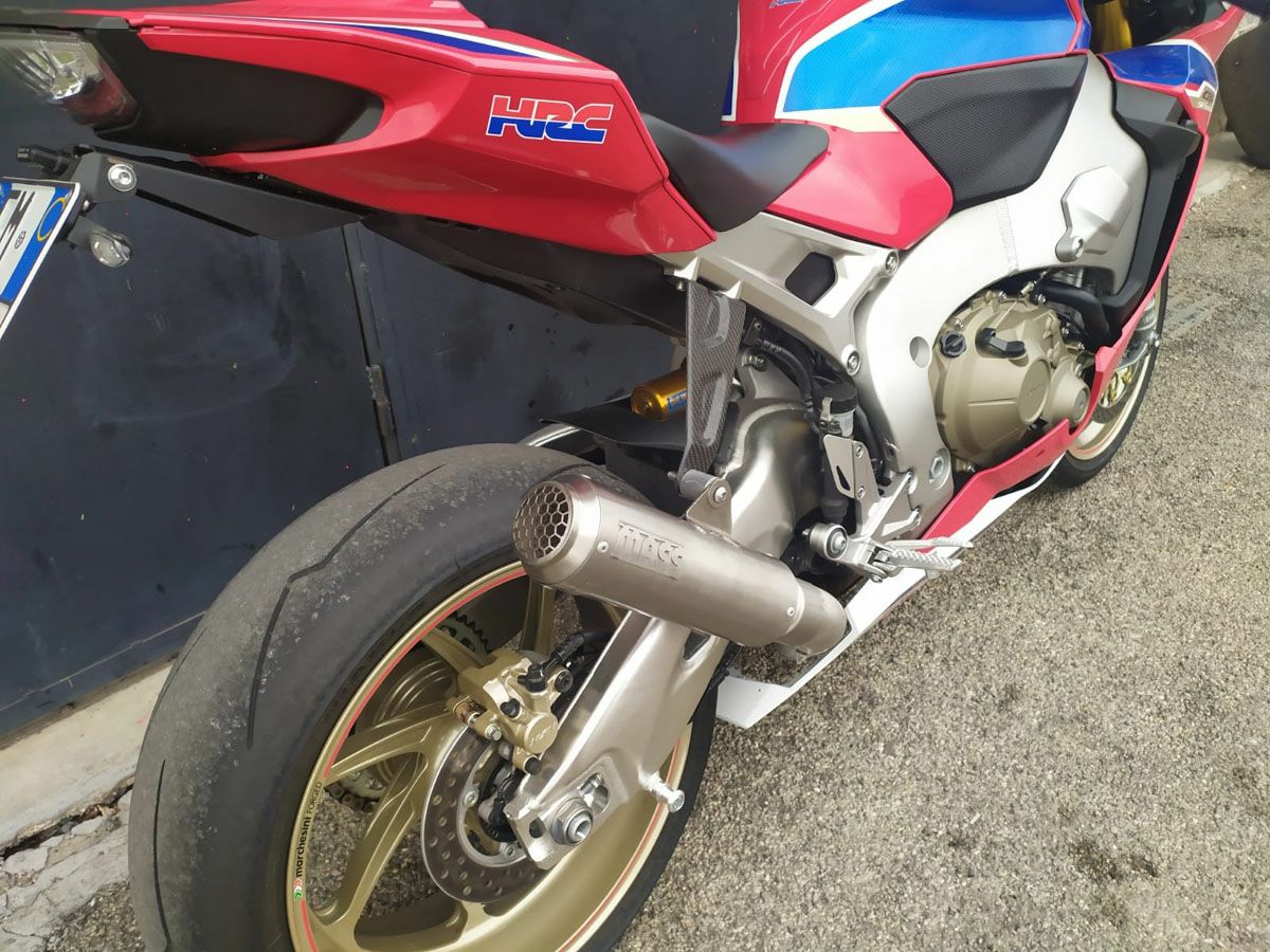CBR1000RR 17-19 bullet ステンレス スリップオンマフラー MASS