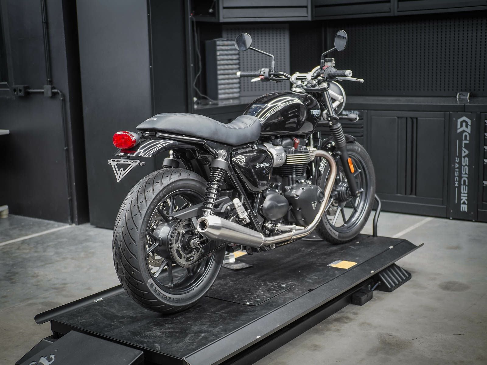 TW200 スクランブラー仕様　サイドナンバー Webike | ACCESS DESIGN アクセスデザイン サイドナンバープレート