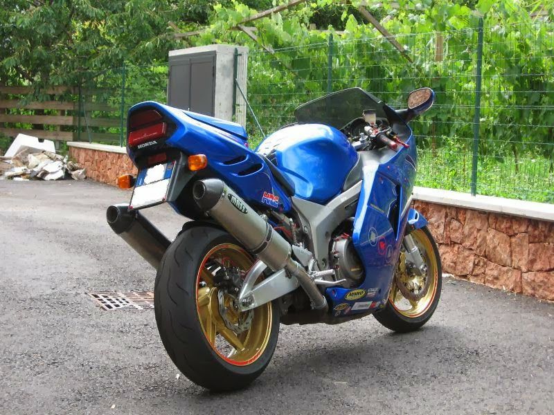 CBR1100XX オーバルチタン スリップオンマフラー カーボンチップ MASS