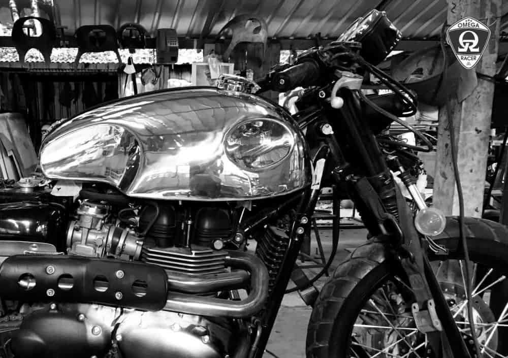 空冷ボンネビル T100 スクランブラー スラクストン アルミタンク