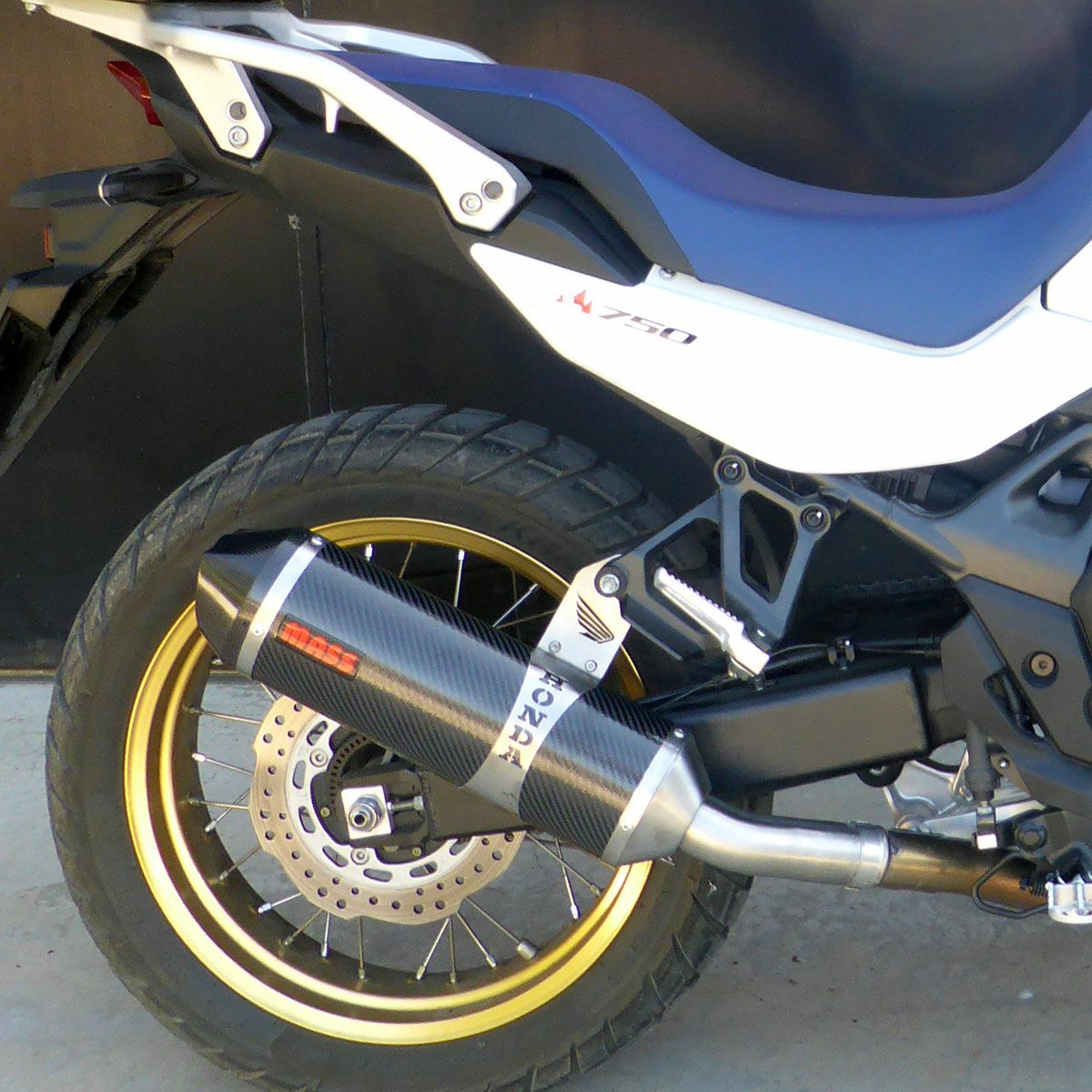 XRV750 アフリカツイン オーバルチタン スリップオンマフラー MASS