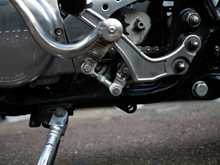 ヤマハ SR400/500用 ミッドハイステップキット モーターロック