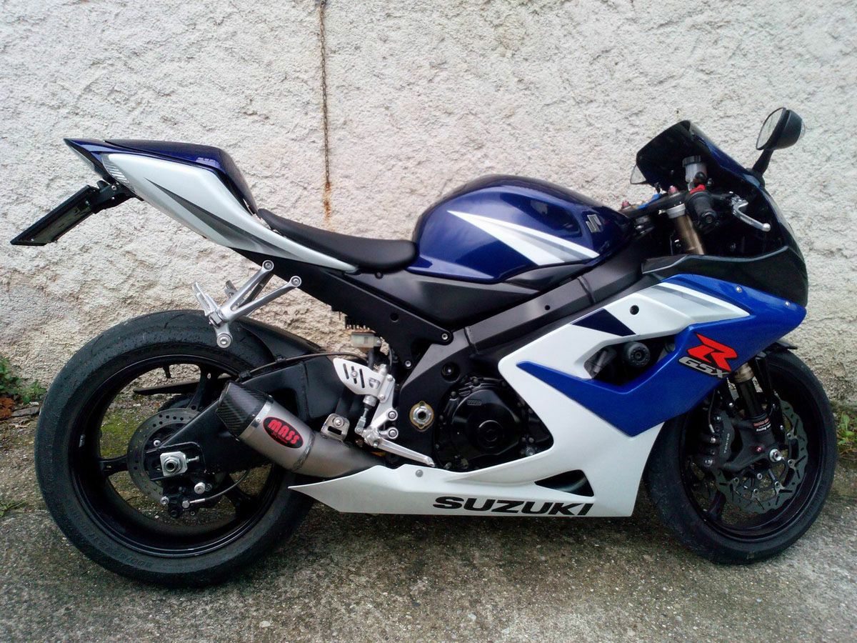 GSX-R1000 Trombカーブチタン スリップオンマフラー カーボンチップ