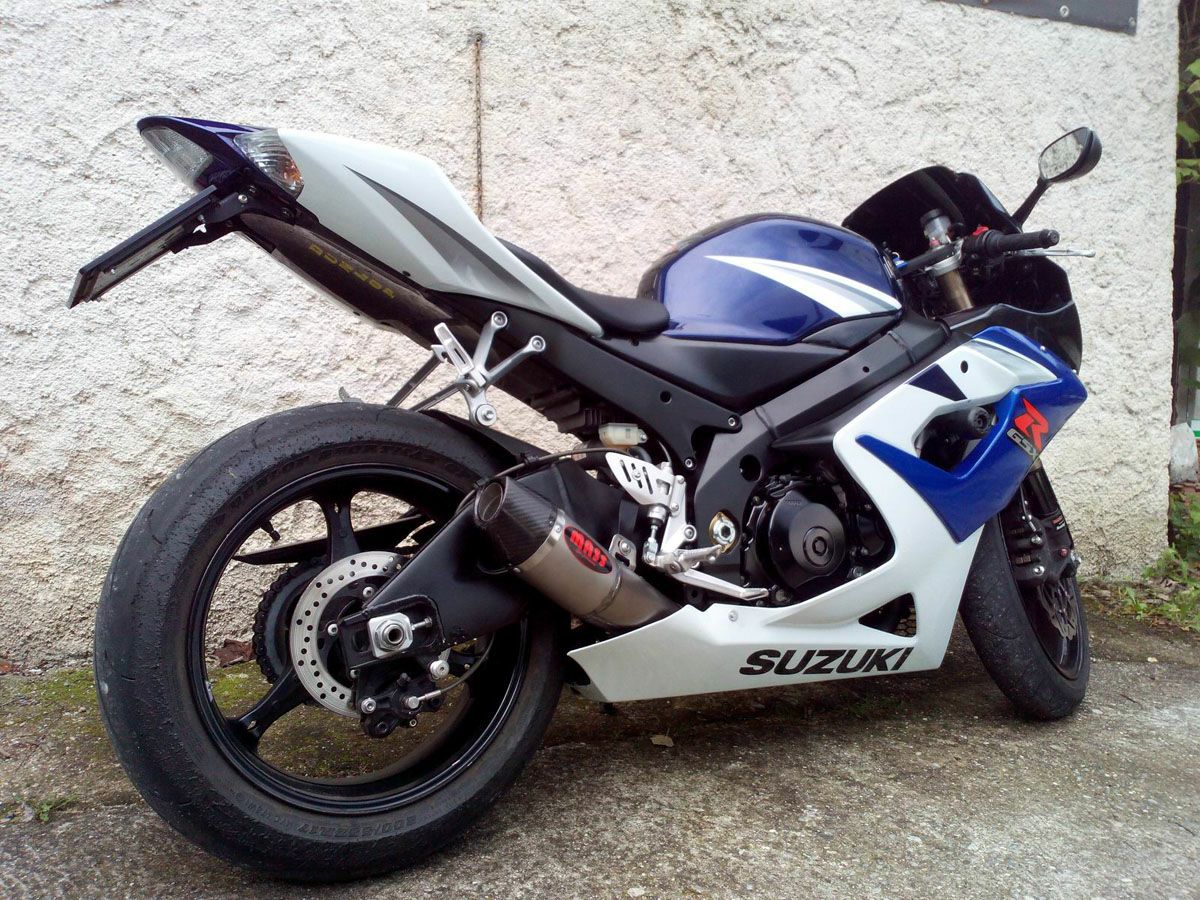 GSX-R1000 Trombカーブチタン スリップオンマフラー カーボンチップ