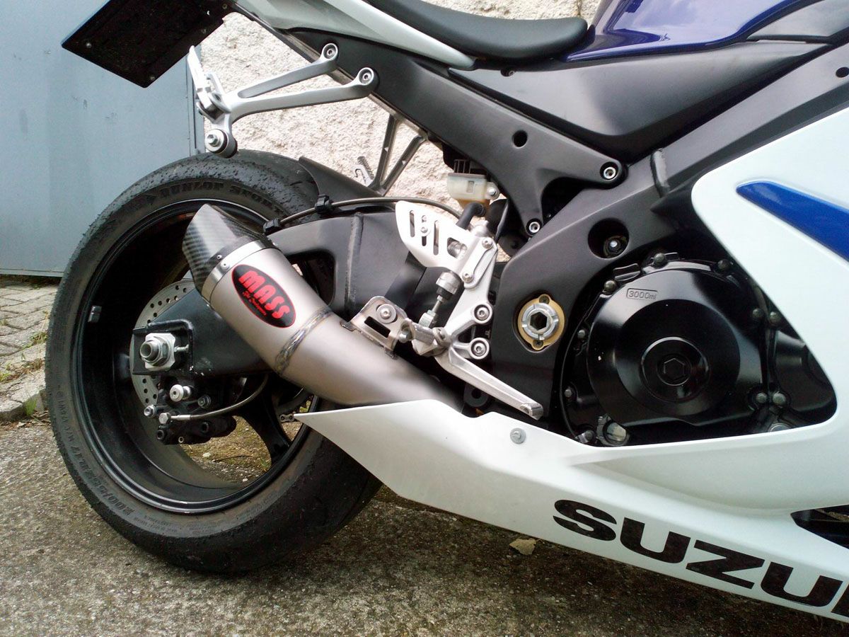 GSX-R1000 Trombカーブチタン スリップオンマフラー カーボンチップ