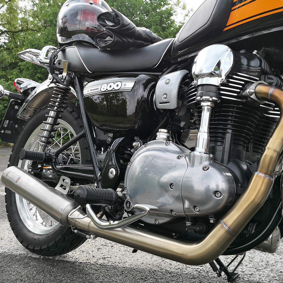 W800チョイカスタムお買い得商品になります！車検対応マフラー付き W800（'11～'16） ワイバンクラシック フルエキゾースト マフラー