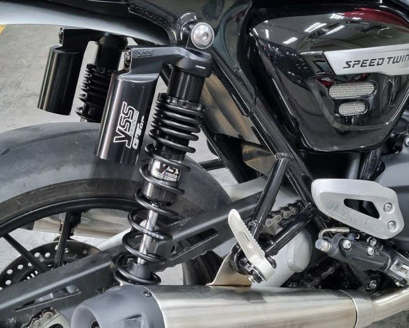 金目　YSS リアサスペンション　トライアンフ　ストリートツイン スピードツイン1200 18-20 リアサスペンション RG362 2本セット YSS