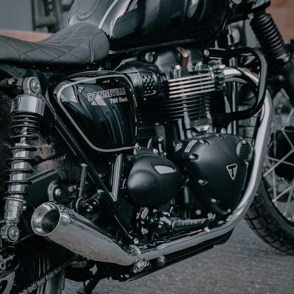 トライアンフ ボンネビル T100 16～ スリップオンマフラー ブラッシュ