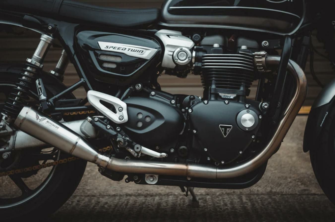 トライアンフ スピードツイン1200 スリップオンマフラー HITCHCOX