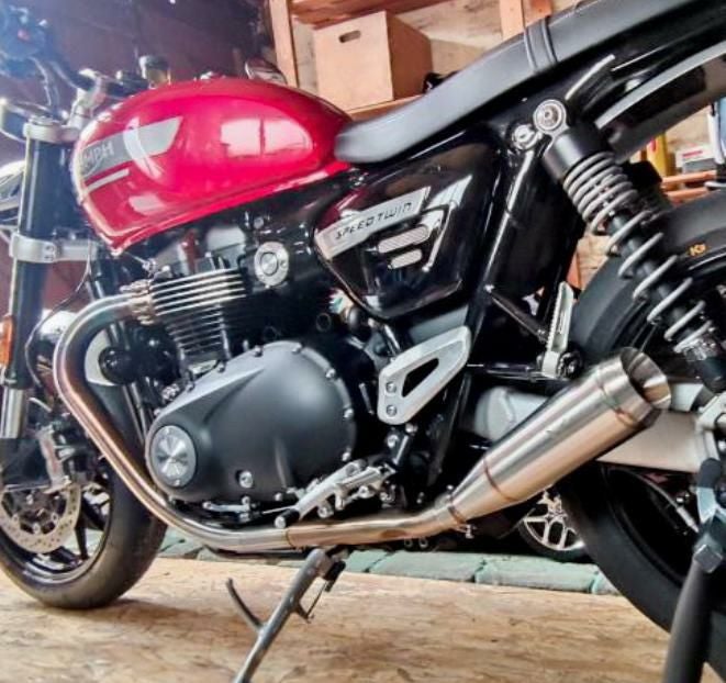 トライアンフ スピードツイン1200 スリップオンマフラー HITCHCOX