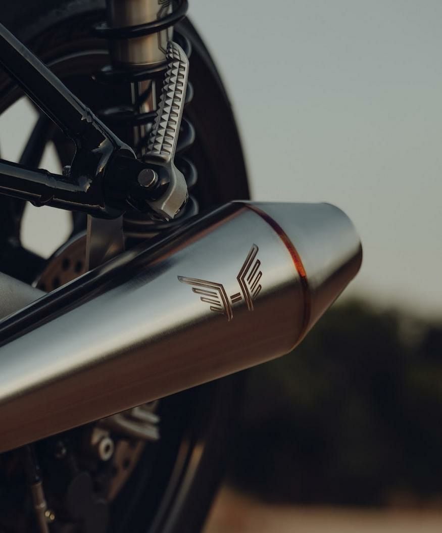 トライアンフ スピードツイン1200 リバースコーンスリップオンマフラー