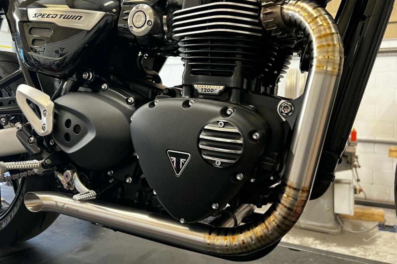 トライアンフ スピードツイン1200 ドラッグフルエキゾーストシステム