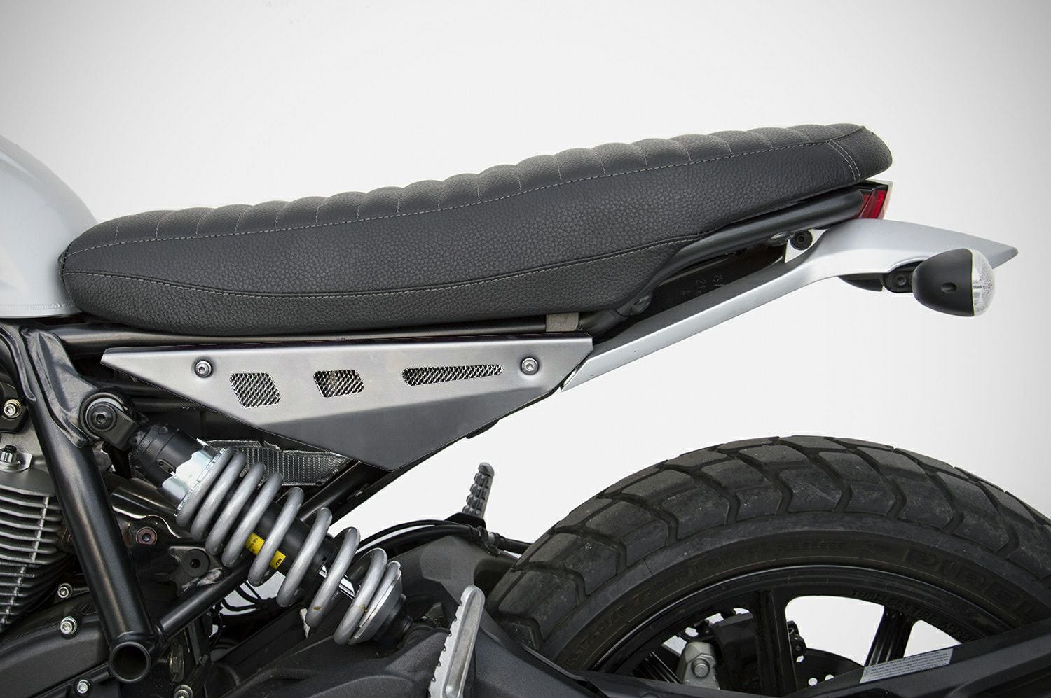 セール】DUCATI スクランブラー800/Sixty2 アルミサイドパネル