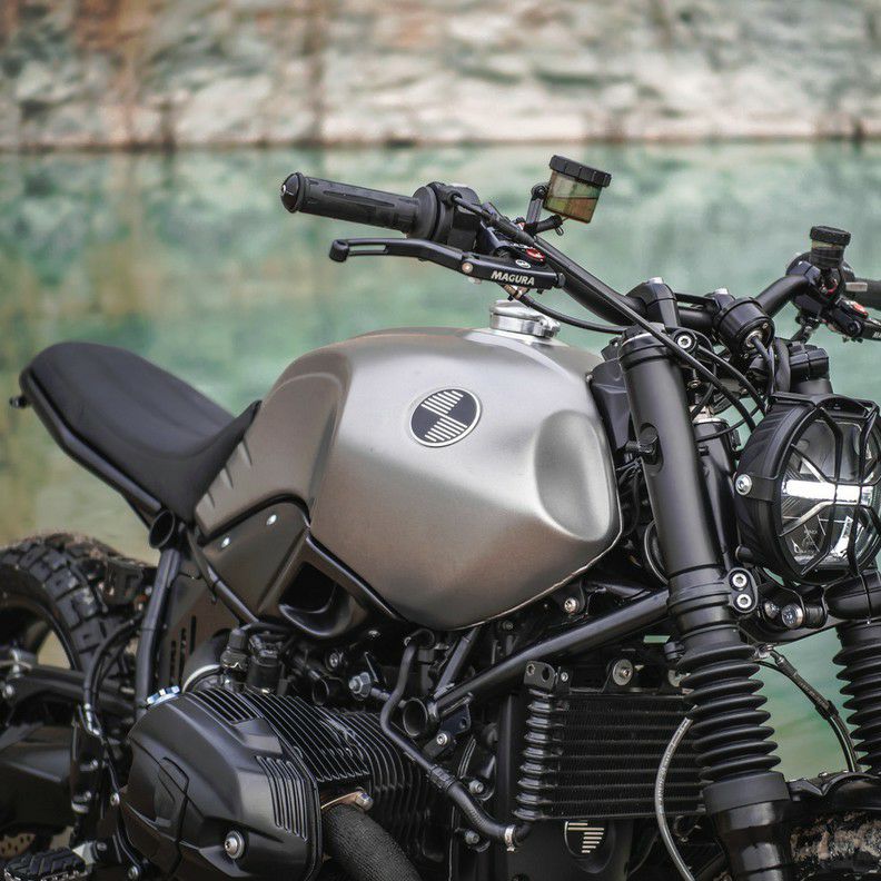 BMW RnineT エアインテーク カバー カーボン RAISCH | バイクカスタム