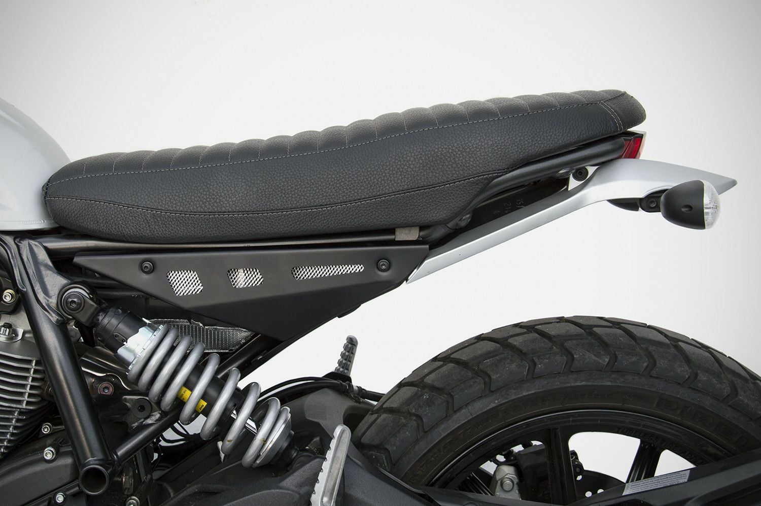 DUCATI スクランブラー800/Sixty2 アルミサイドパネル ブラック ZARD