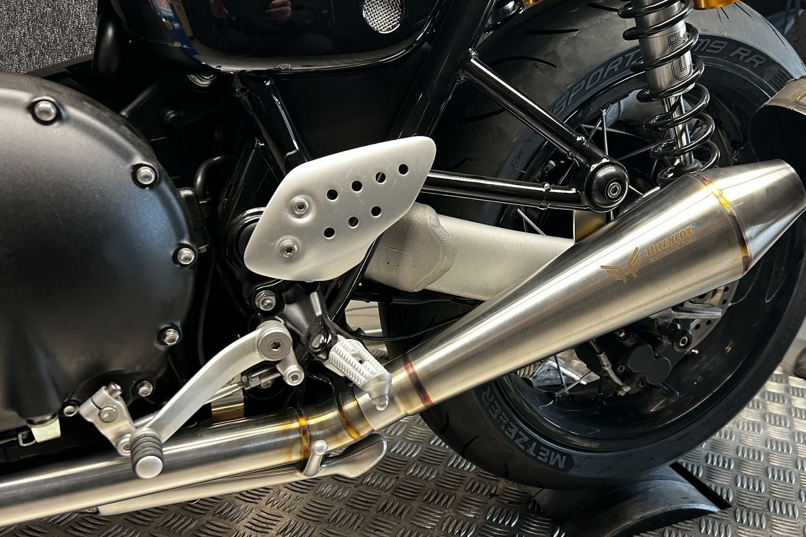 トライアンフ ST1200・ThruxtonR・RS マフラーセット 【公式通販】