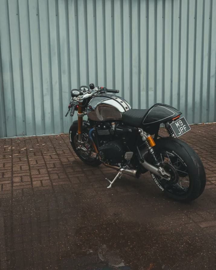 トライアンフ スラクストン 1200 R/RS ローマウント エキゾースト