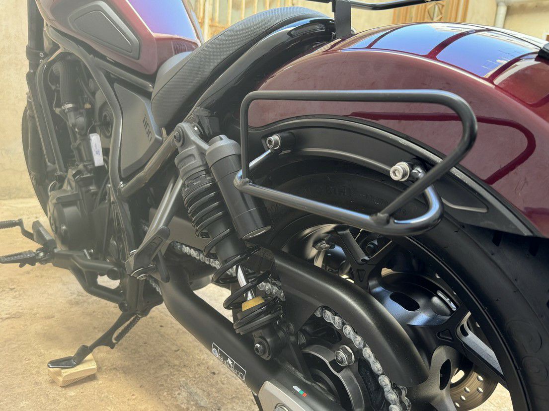 レブル1100 サドルバッグサポート サテンブラック 左右セット La