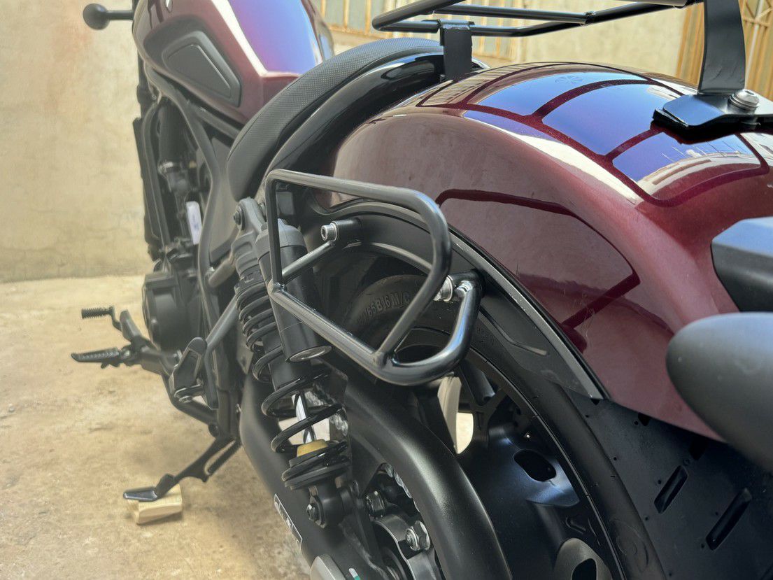 レブル1100 サドルバッグサポート サテンブラック 左右セット La