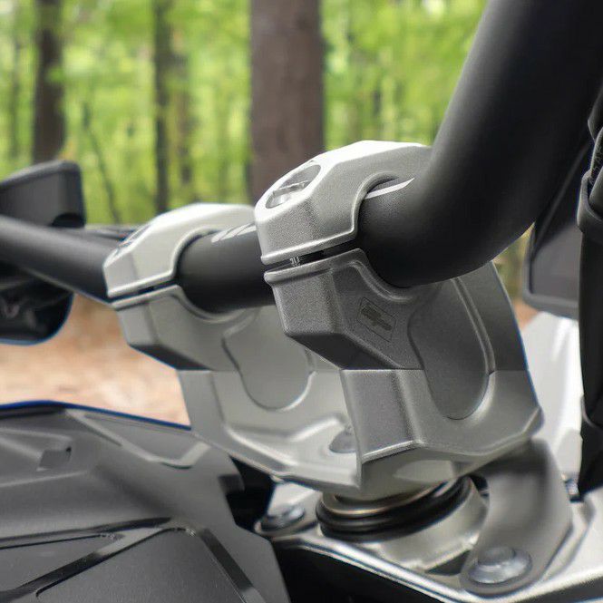 BMW R1300GS ハンドルバーライザー 40mmアップ 30mmオフセット シルバー エヴォテックパフォーマンス_1