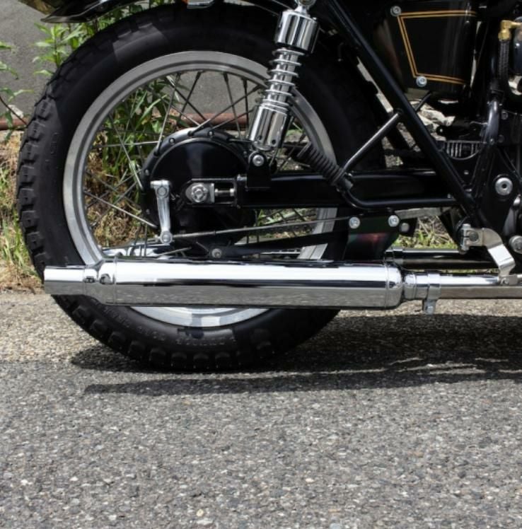 タイヤ前後　BT等新品！カワサキ　W650 ビートマフラー！KAWASAKI ウェビックガレージセール | W650 EJ650A 99-09 BEET ビート NEW