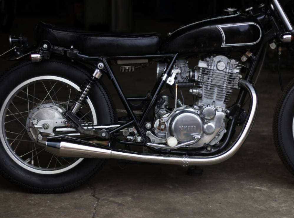 B*b様 ヤマハ　sr400 500 ハーレーマフラー　ワンオフステー　ショート ヤマハ SR400/500 STDメガホン ショート フルエキ ダウン キャブ車