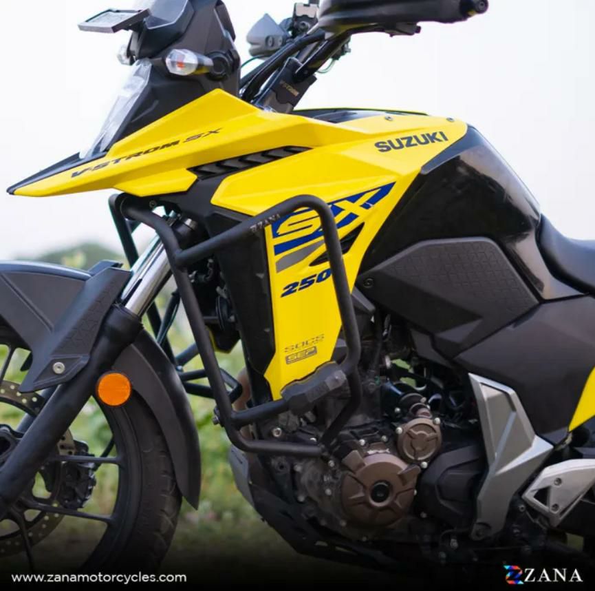 Suzuki V-Strom イエロー/ブラック トップ&サイドケース付き カスタムで『Vストローム800DE』ツーリングを極める！ って純正