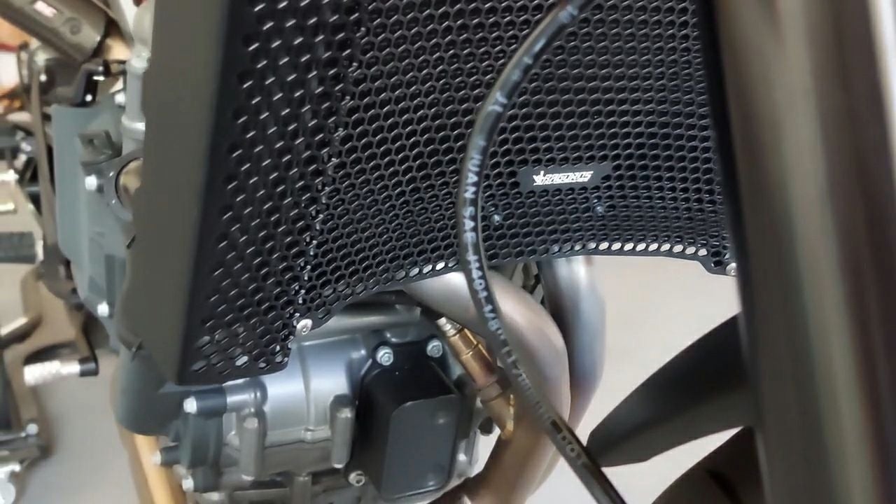 KTM デューク 790/890 ラジエーターガード ブラック BAGOROS(バゴロス