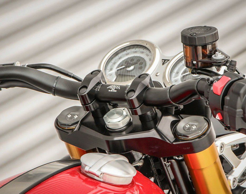 トライアンフ バーハンドル スラクストン1200RS ファットバー | バイク