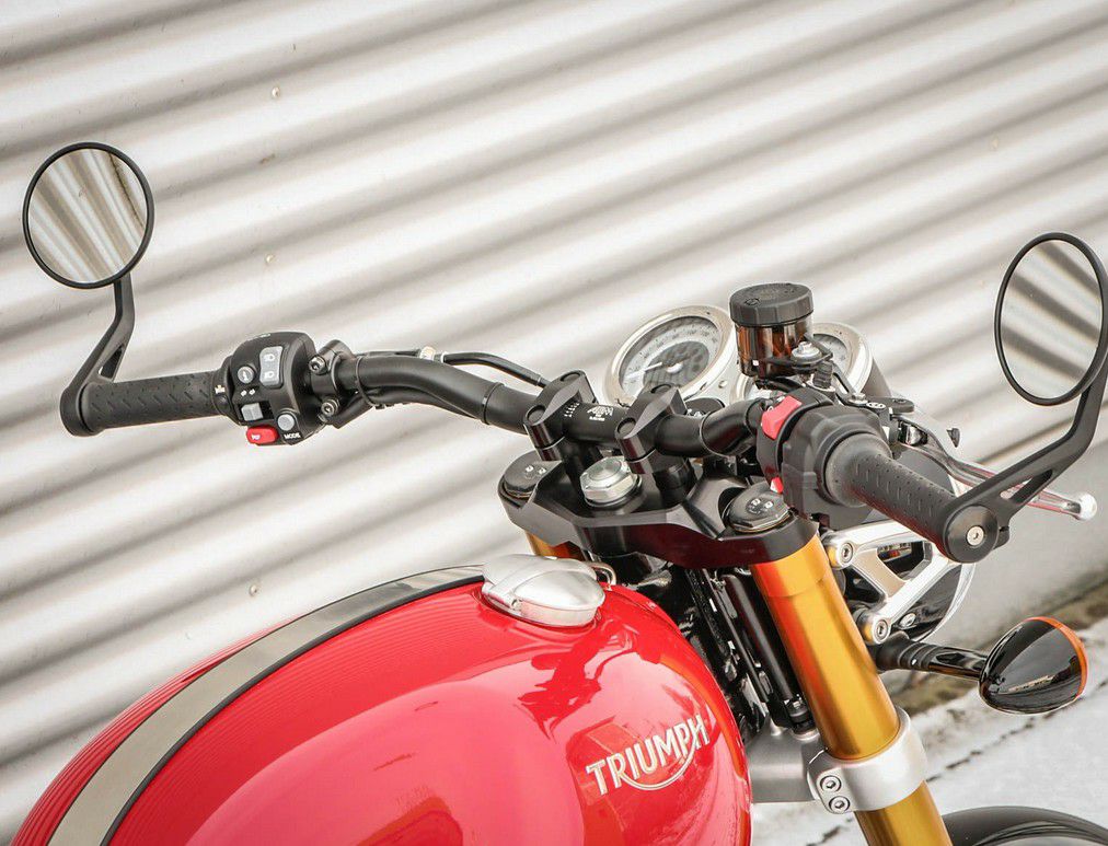 トライアンフ バーハンドル スラクストン1200RS ファットバー | バイク