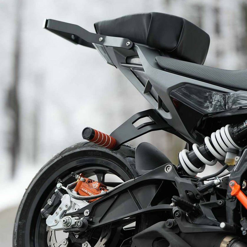 KTM デューク 125/250/390 24- ウィリーバー ブラック BAGOROS