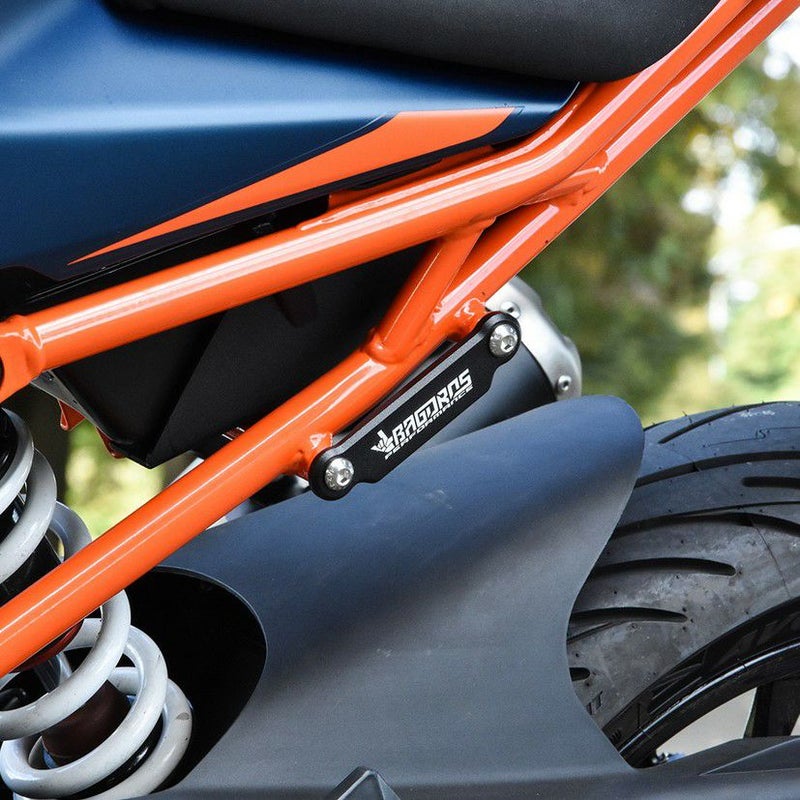 KTM RC125/RC390 パッセンジャーフットレストカバー BAGOROS(バゴロス)_1