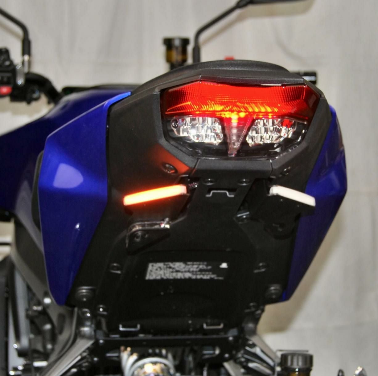 【お値段交渉可】YAMAHA/MT09/ヤマハ/極上車/カスタム多数/LED/シーケンシャル/純正オプション多数 ヤマハ MT-09 24～ タックドデザイン フェンダーレスKIT LEDウインカー