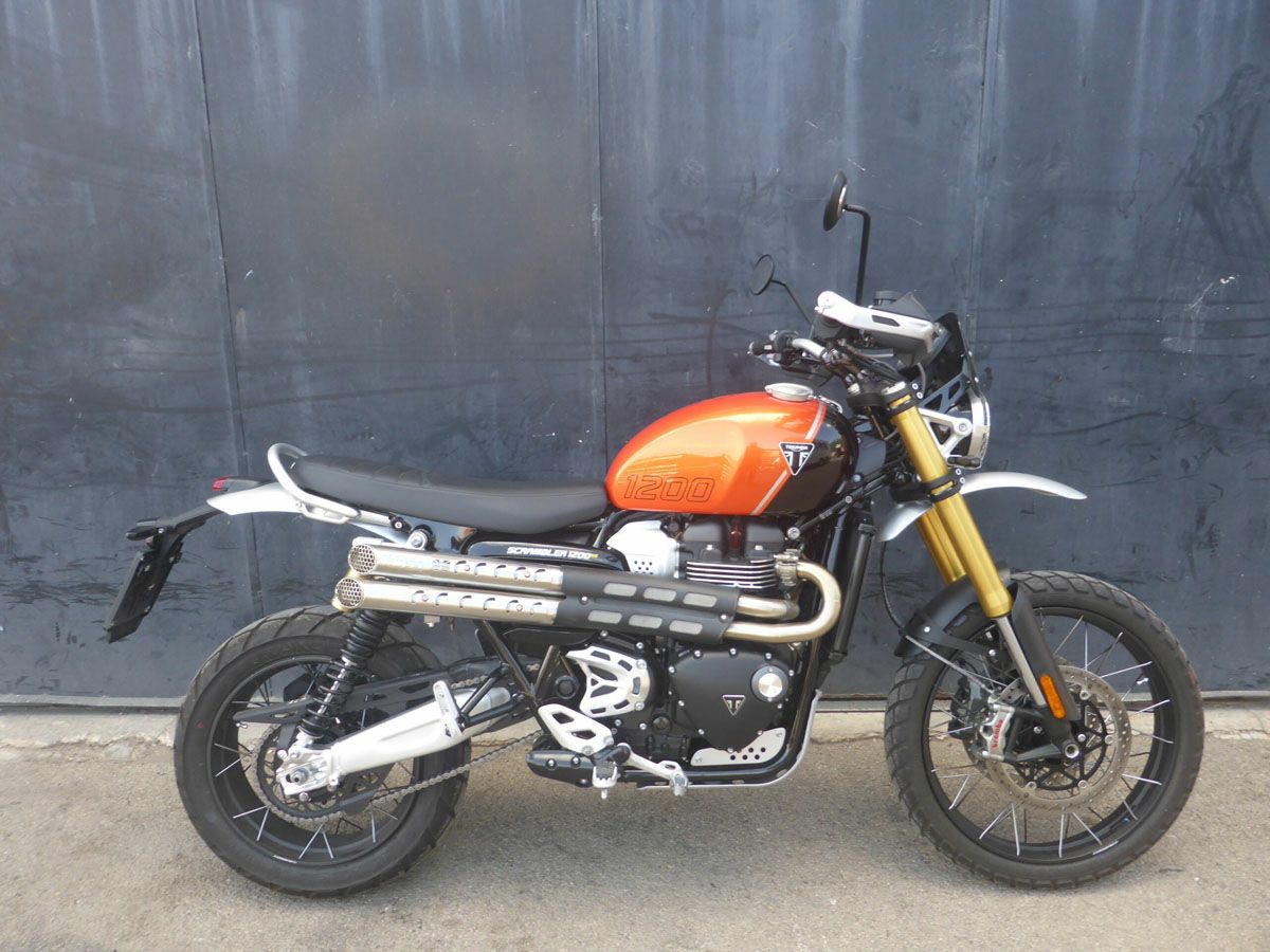 トライアンフ スクランブラー1200 24- ステンレス2in2 Mohave UK フル
