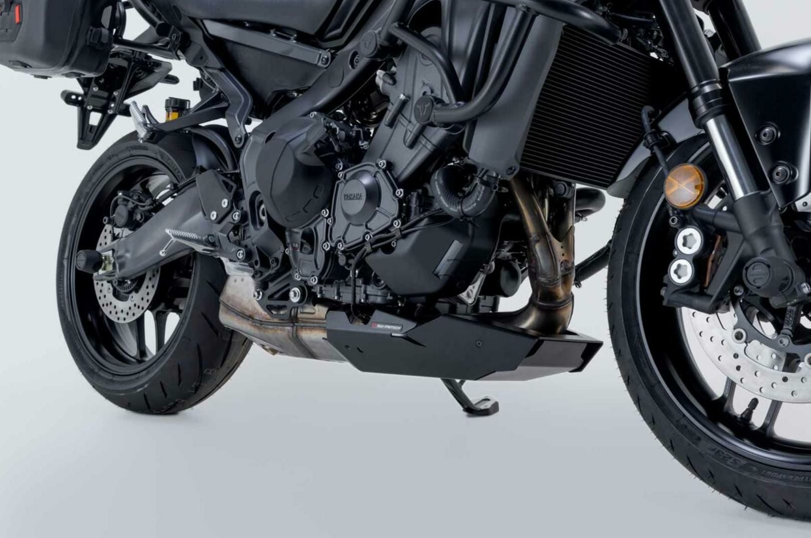 美品 SWモテック フロントスポイラー アンダーガード MT-07 XSR700 美品 SWモテック フロントスポイラー アンダーガード MT-07 XSR700 美